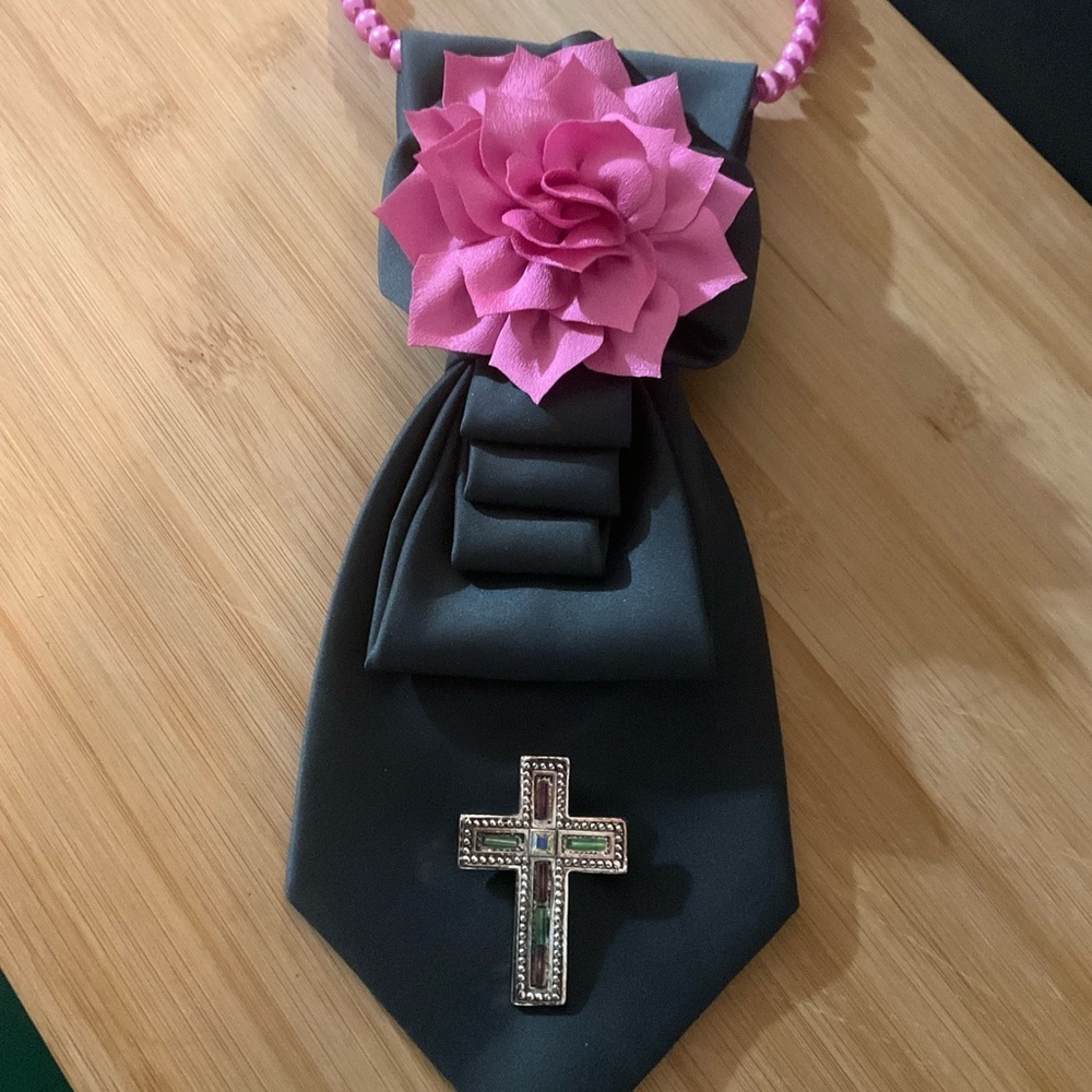 Hand Crafted Necktie Necklace Grayish Green Cross Brooch Pink Floral Accent - Picture 8 of 11